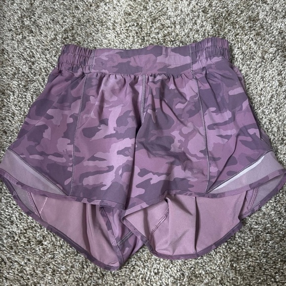 Lululemon Hotty Hot Short II *Long 4" Incognito Camo Pink Taupe Multi / Pink Tau - Picture 1 of 3